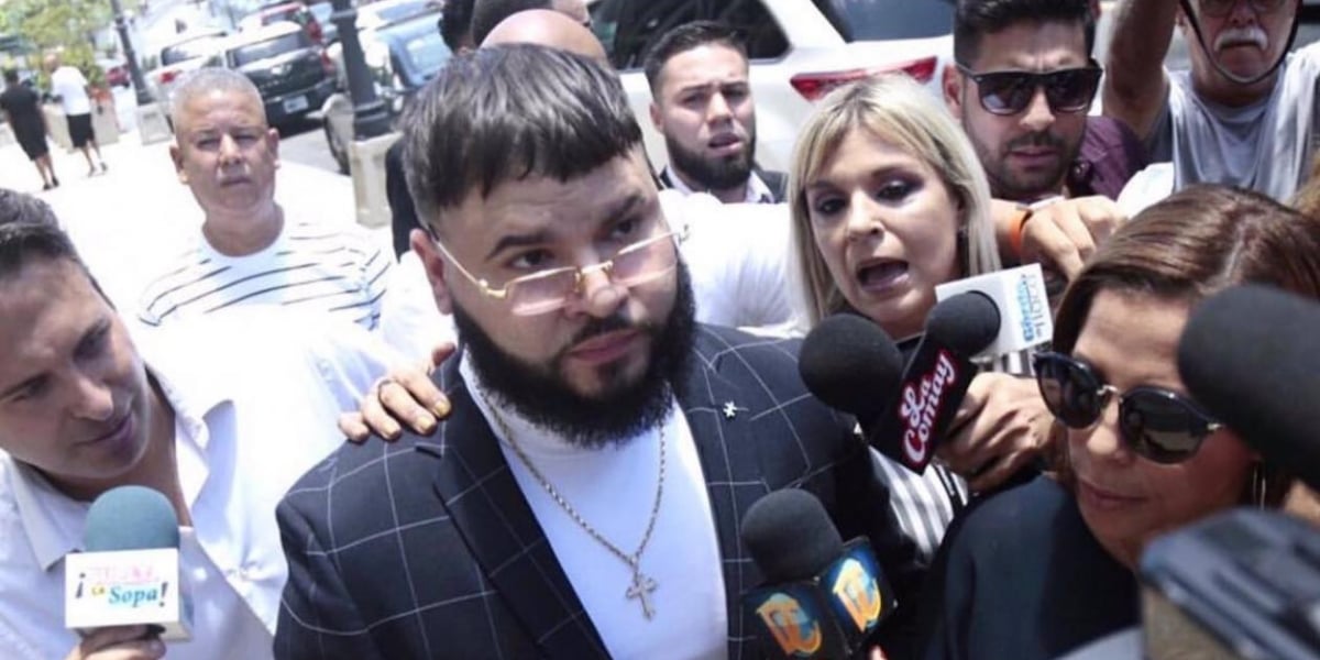 Twitter Farruko Farruko a la salida del Tribunal.