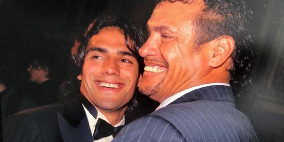 Radamel Falcao García y su padre.