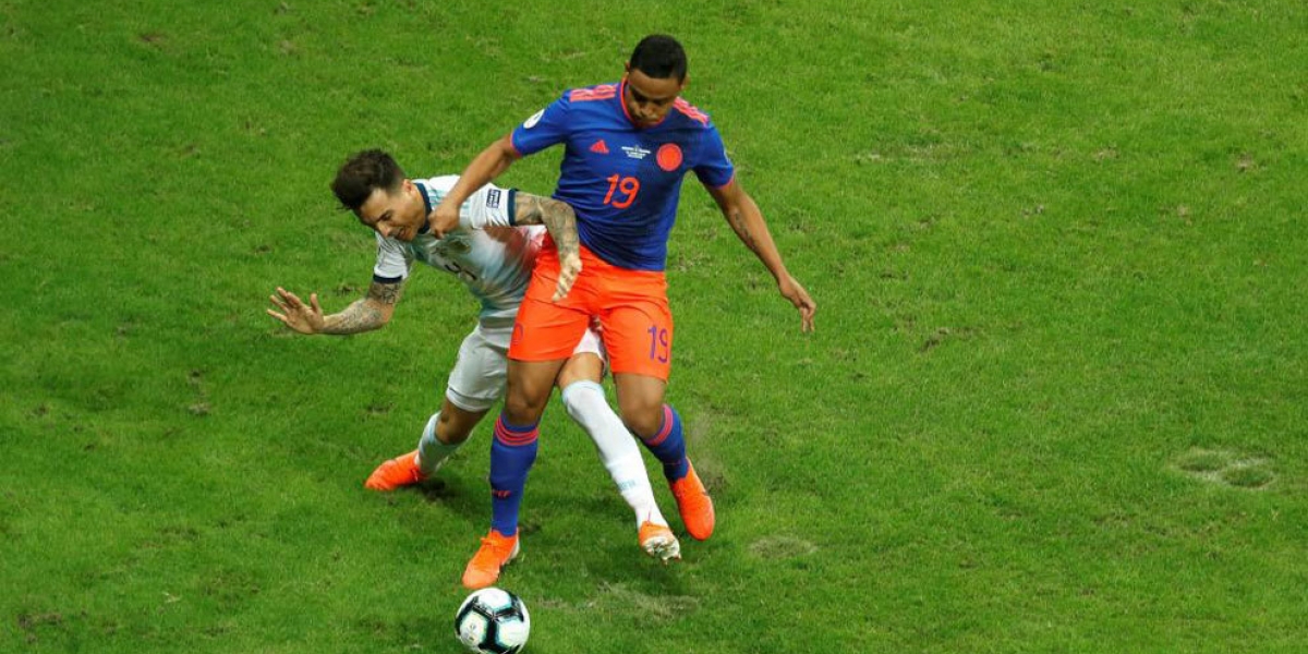 Marca El delantero barranquillero viajará el jueves a España donde se recuperará de la lesión.