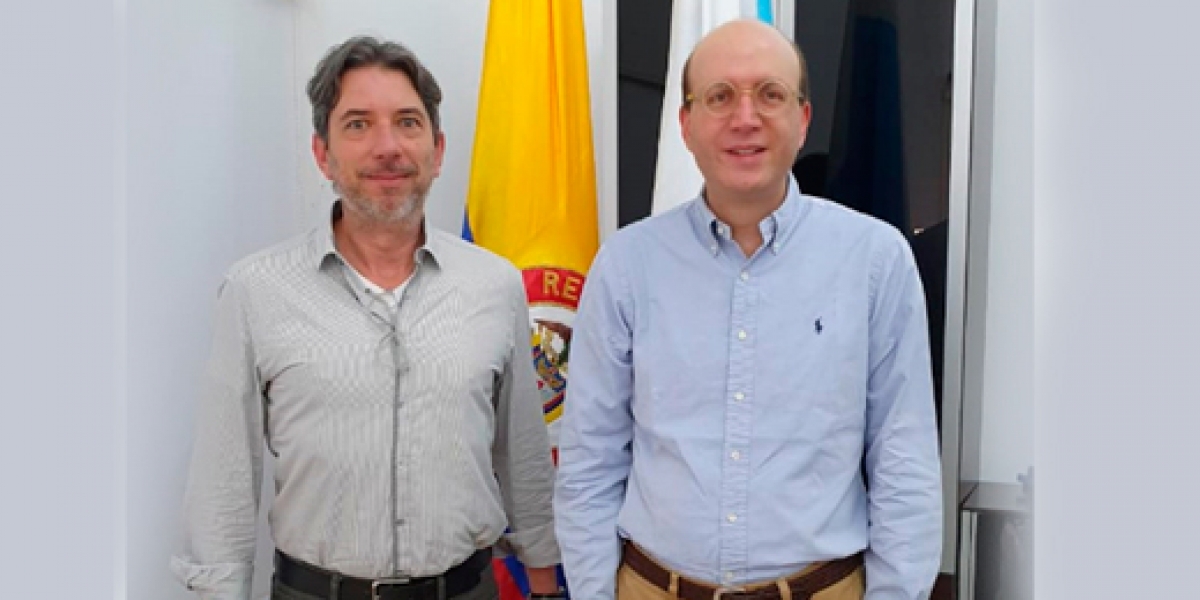 Archivo General de la Nación. El director (e) del Archivo General de la Nación (AGN), Jorge Cachiotis, y el alcalde (e) de Santa Marta, Andrés Rugeles.