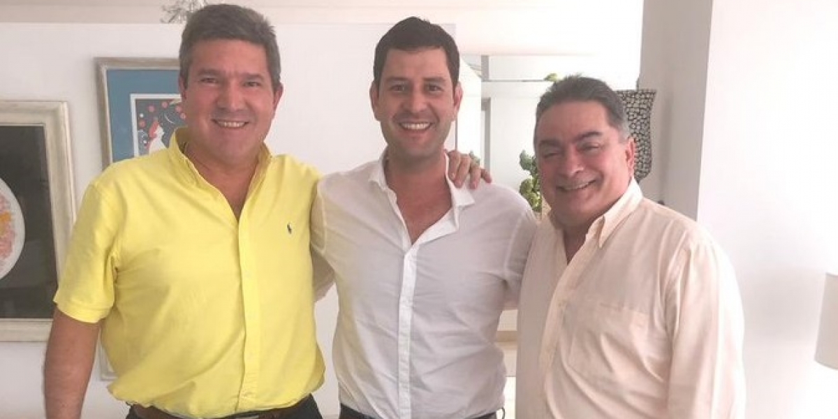 @eduardodgab Eduardo Díaz Granados (izq), el Mello Luis Miguel Cotes (centro) y el congresista Hernando Guida (der), reunidos el pasado viernes.
