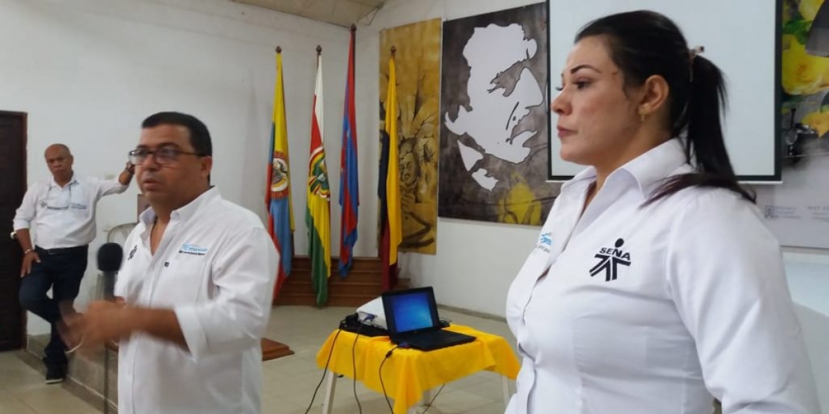 En el Magdalena, gestores del Centro de Desarrollo Empresarial realizan talleres con los emprendedores para que participen en las distintas convocatorias. 