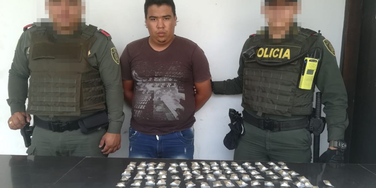 Policía Metropolitana El capturado es un reconocido ‘jíbaro’ que tiene como accionar delictivo en las canchas deportivas que conforman el Polideportivo del Sur.