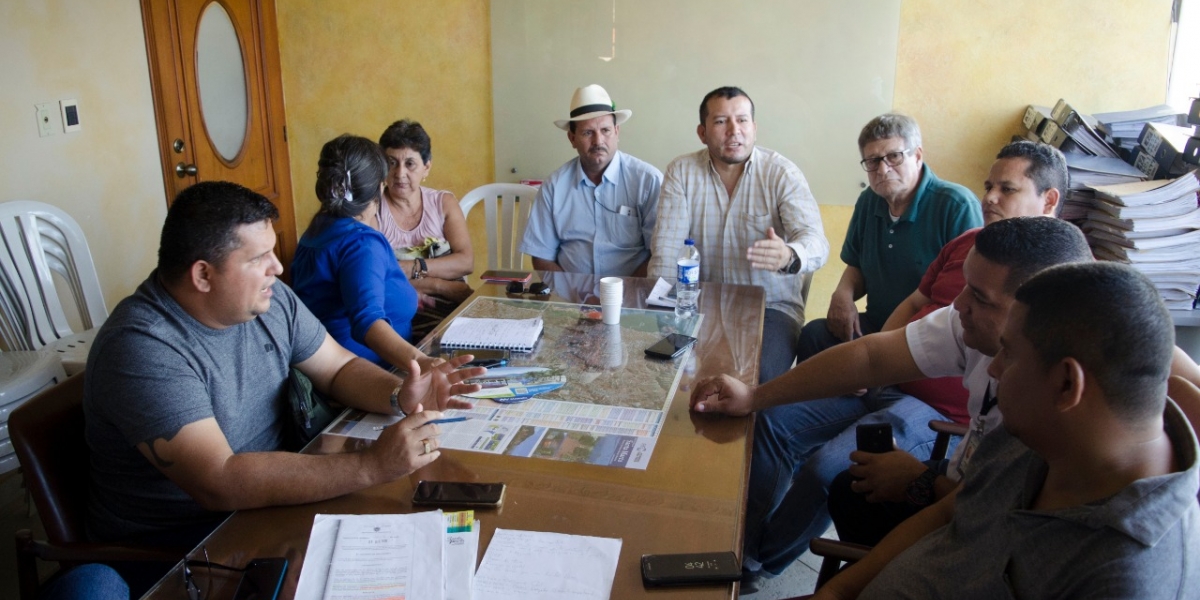 Cortesía Reunión entre gremio transportador de Santa Marta