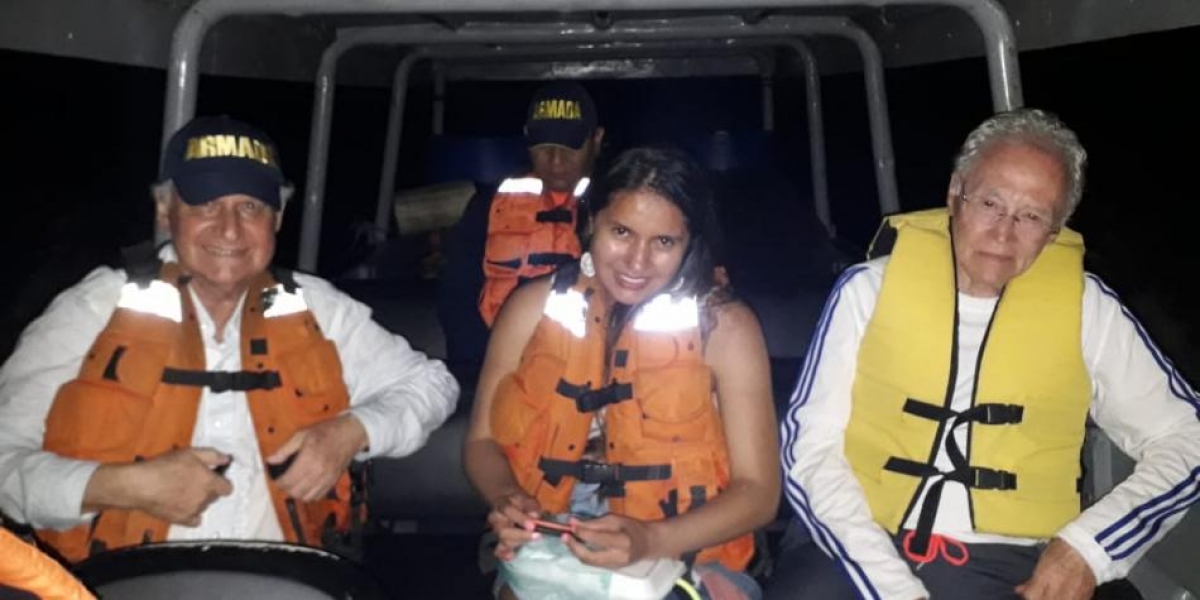 Armada Nacional La Armada Nacional rescató al equipo de investigadores en el río Amazonas.