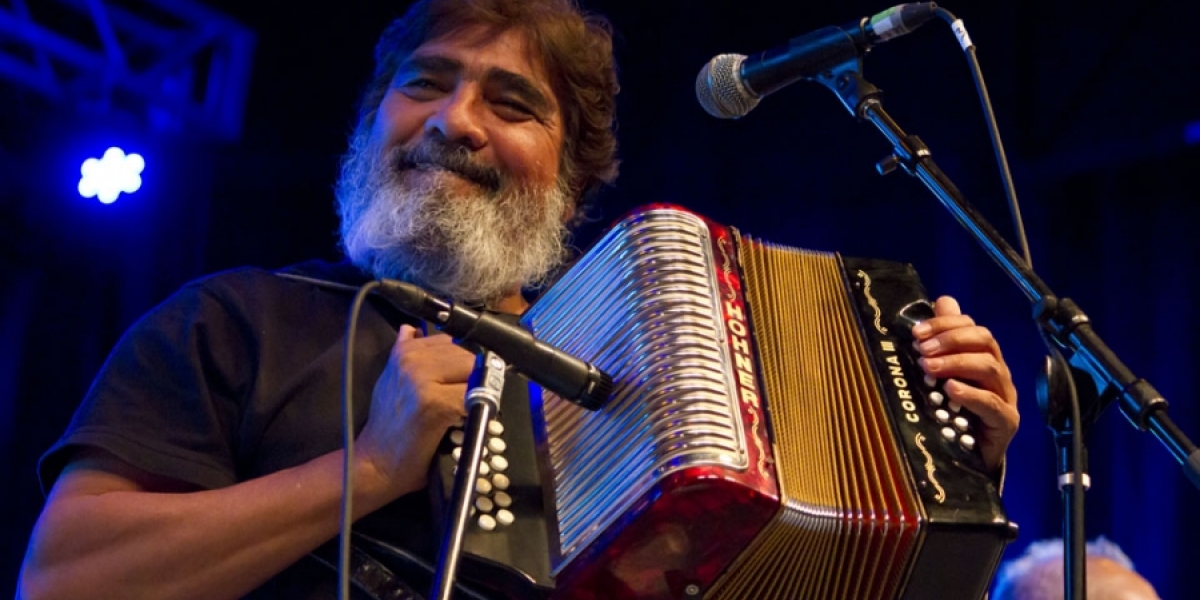 Línea Directa Celso Piña