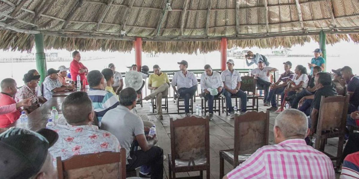 Reunión de 'El Mello' con aspirantes al concejo de Puebloviejo.