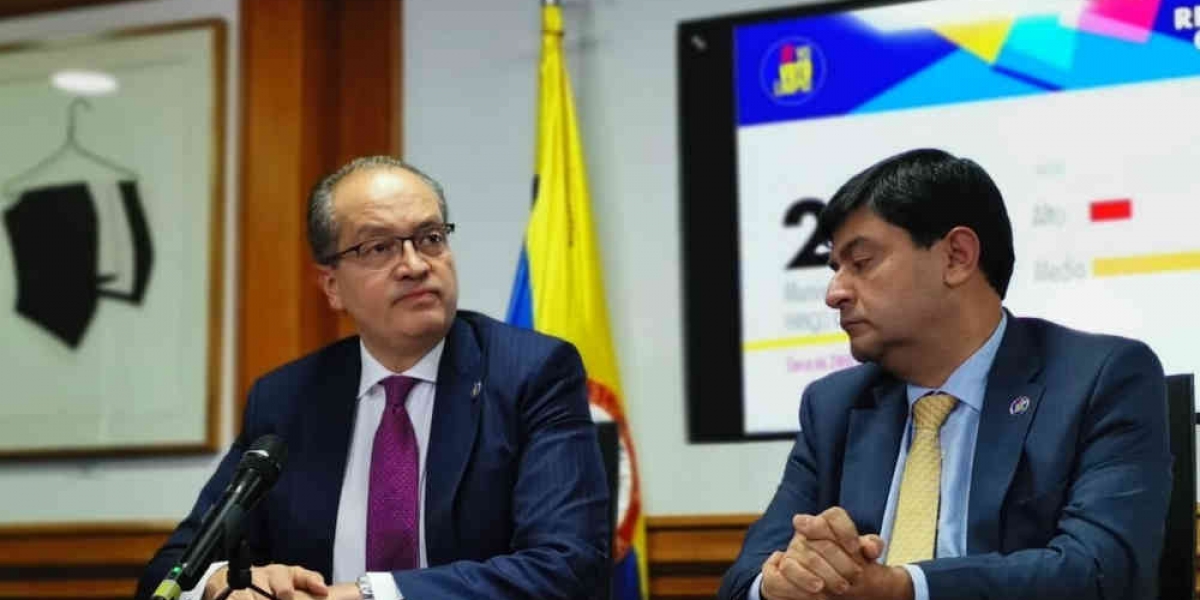 El procurador General de la Nación, Fernando Carrillo Flórez, denunció irregularidades.