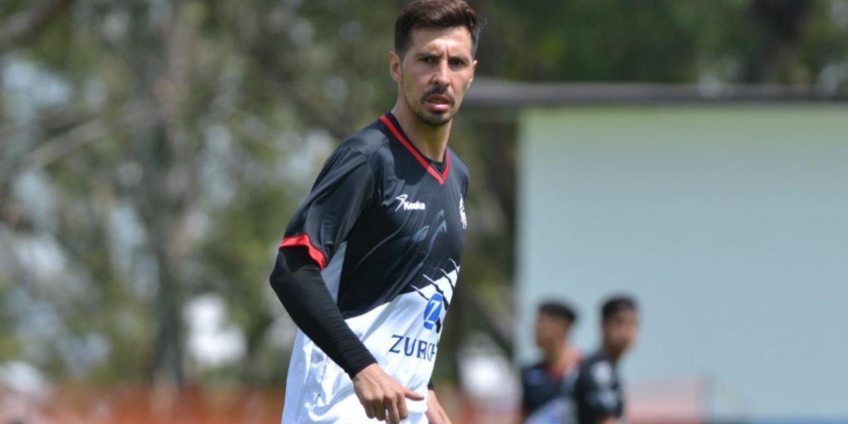  Jonathan Fabbro, jugador argentino nacionalizado paraguayo. 