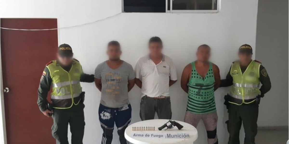 Hombres capturados en Zona Bananera.