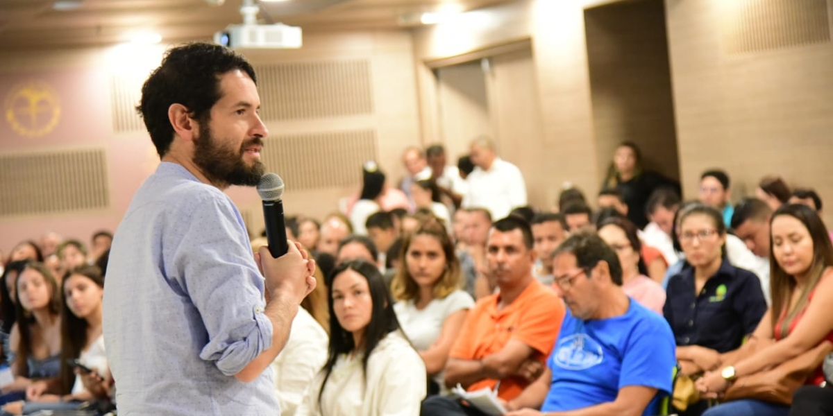 Universidad del Magdalena El representante a la Cámara, Juan Carlos Losada.