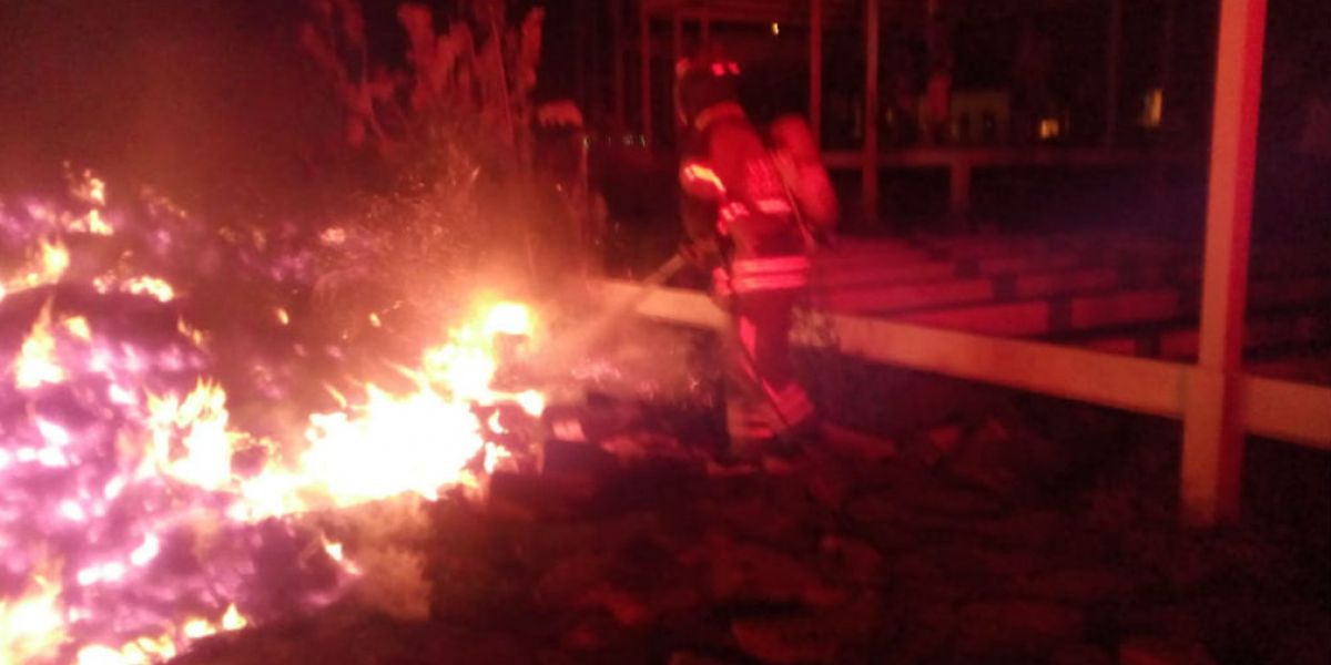 Alcaldía de Santa Marta Un doble incendio se presentó a las afueras del CDI de Bonda.
