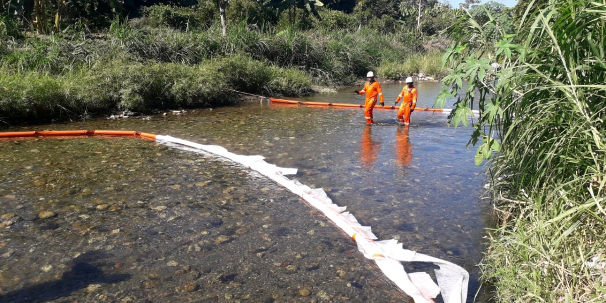 Derrame de hidrocarburo en río Córdoba