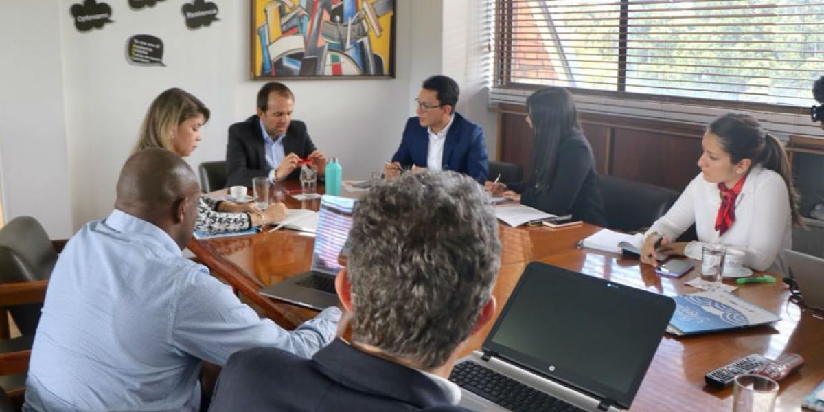 Gobernación del Magdalena Reunión entre el Gobernador, la Alcaldesa y el Ministro de Deporte.