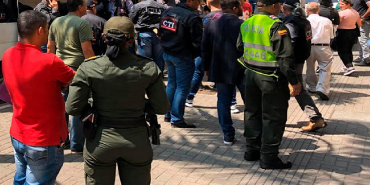 Captura de policías en Medellín