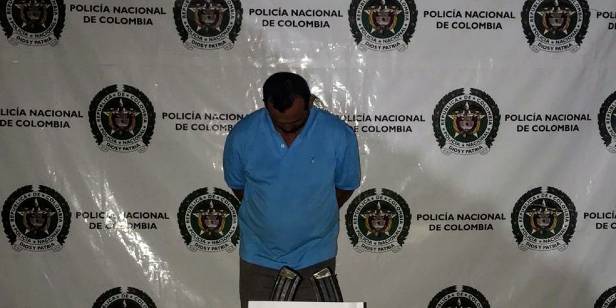  El capturado fue identificado como Pedro Acevedo Mantilla, de 49 años de edad.