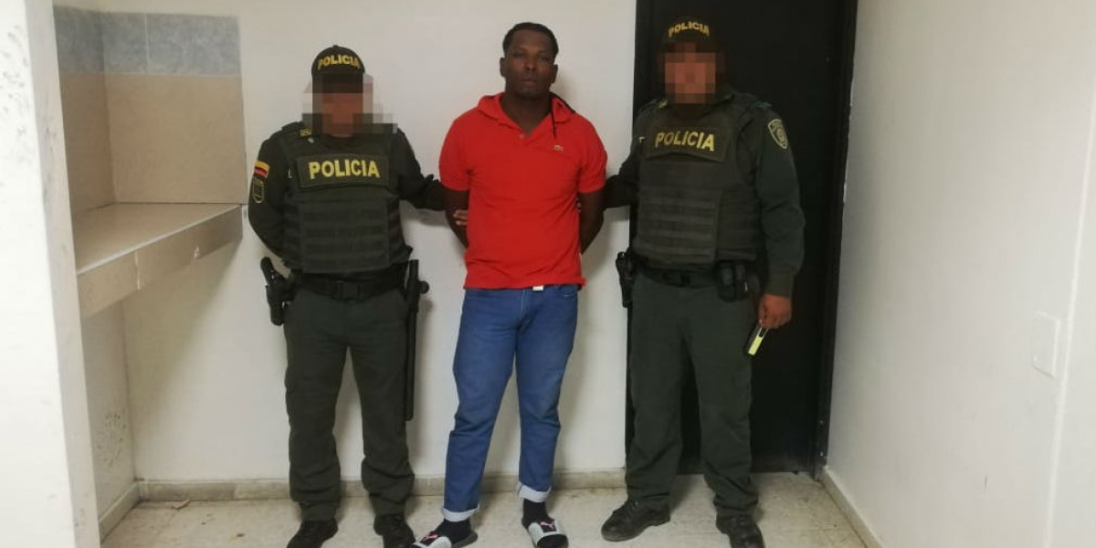 Policía Metropolitana de Santa Marta Jesús Albeiro Salas Olivo, alias ‘Leche’.