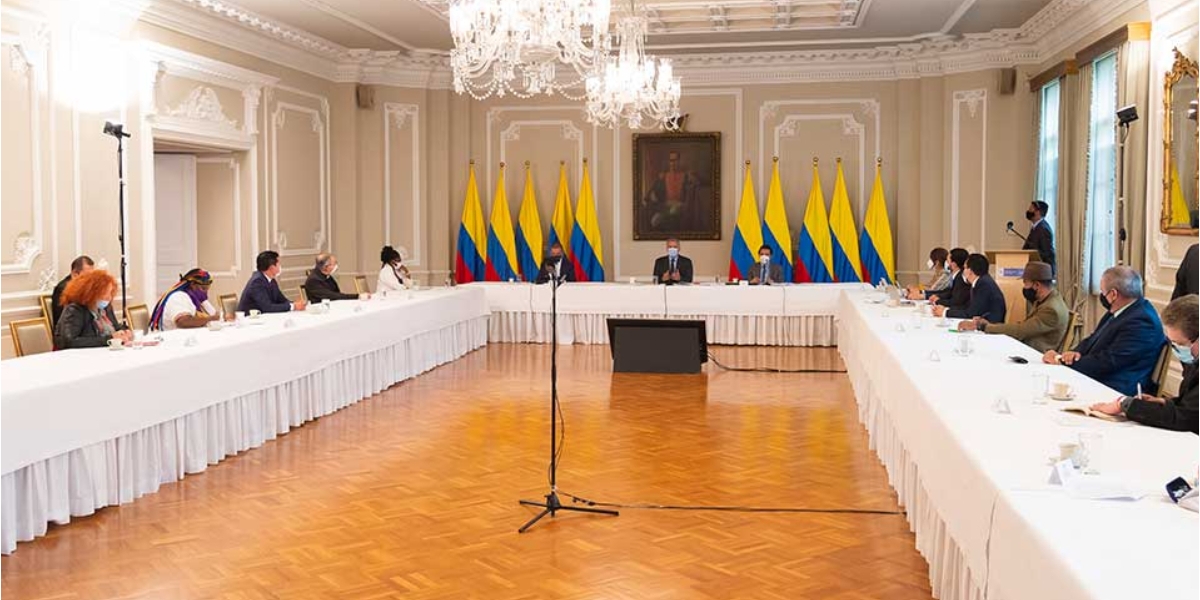 Durante dos horas, junto con el Alto Comisionado para la Paz, Miguel Ceballos, y otros altos funcionarios del Gobierno Nacional, el Presidente Iván Duque escuchó los planteamientos de los integrantes del Consejo Nacional de Paz.