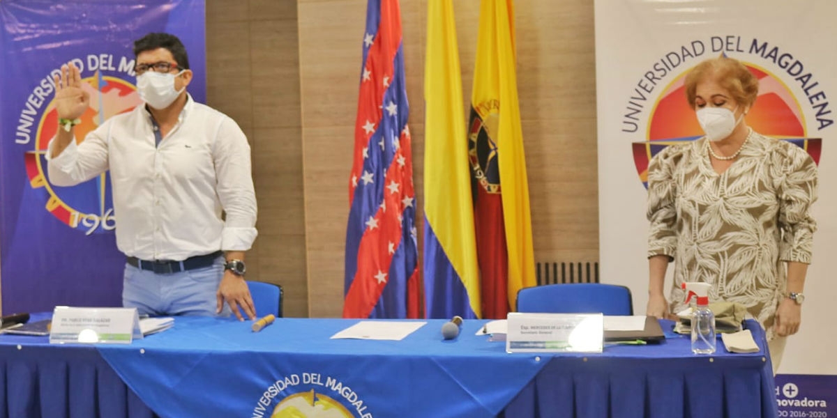 Universidad del Magdalena Posesión de Pablo Vera Salazar.