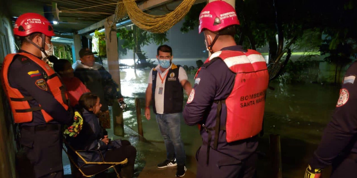 La comunidad logró salvaguardar enseres y evacuar.