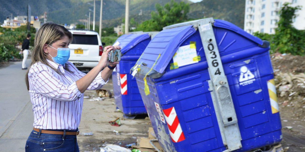 Virna Johnson emprendió una campaña para atacar el manejo de basuras en Santa Marta.