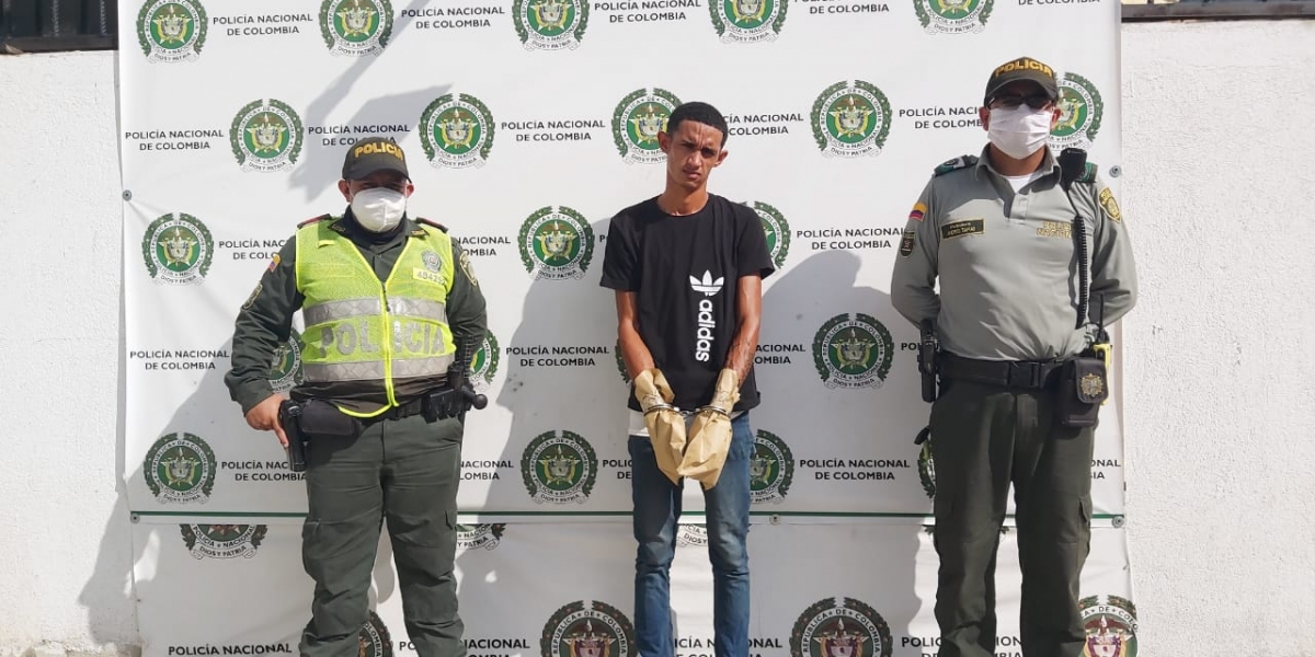 Policía de Santa Marta Yoelis Guzmán Jorlangel Guerra fue el presunto sicario capturado.