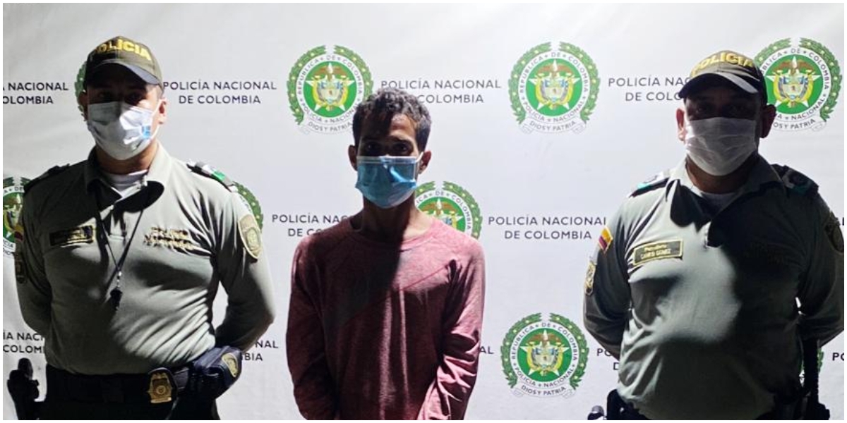 Policía Metropolitana Alker Javier Morales.