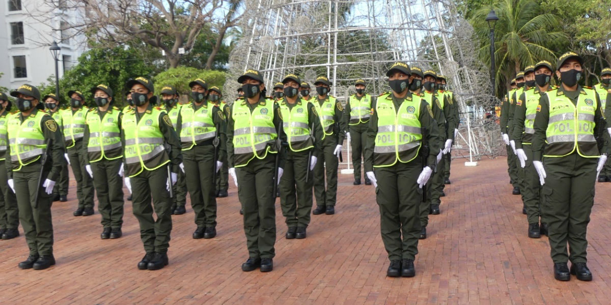 Policía Auxiliares de Policía.