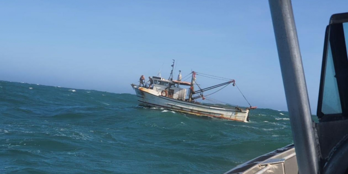 Embarcación que quedó a la deriva.