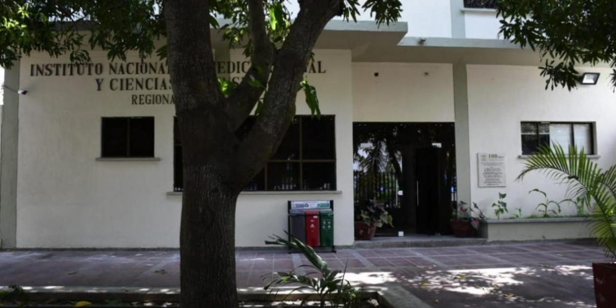 Zona Cero El cuerpo de la mujer fue llevado a Medicina Legal.