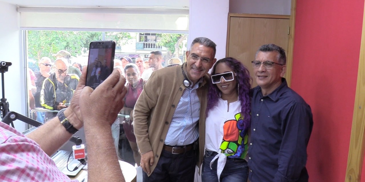 La Entrevista Jorge Cura, en el estudio de Emisora Atlántico con Liz Danny Campo Barrios.