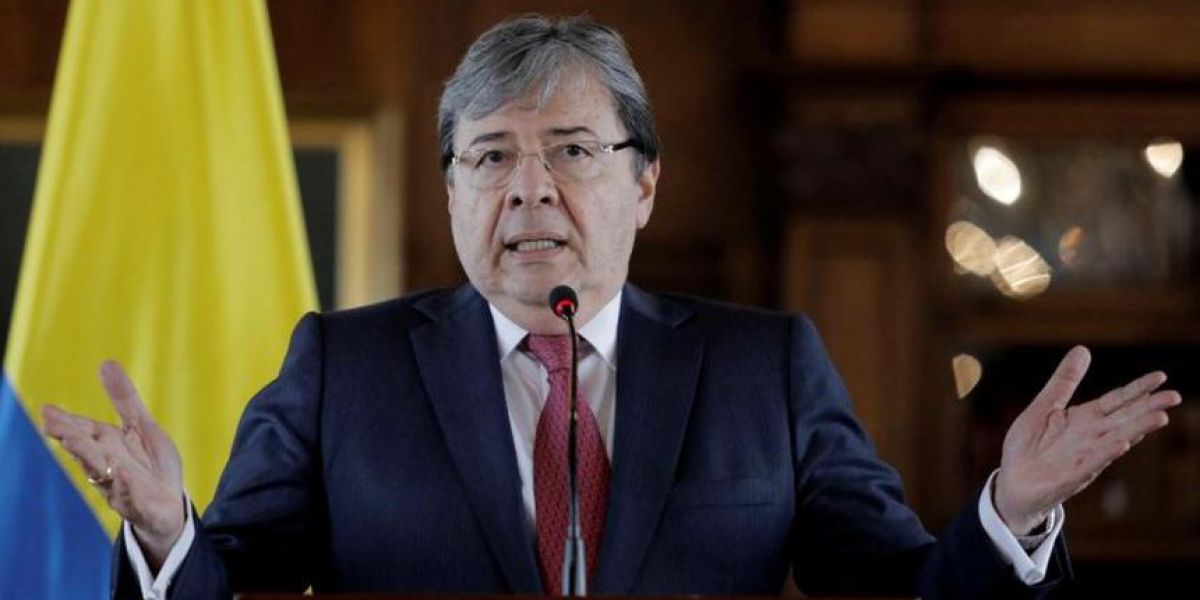 El ministro de Defensa, Carlos Holmes Trujillo