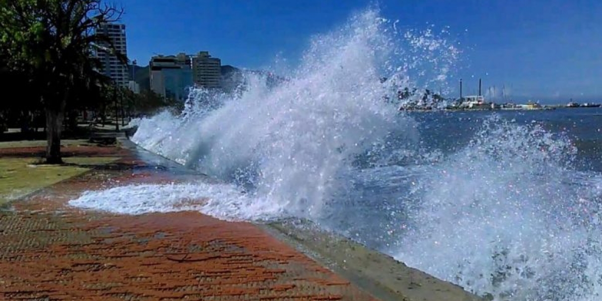 Oleaje en Santa Marta. Foto de contexto.