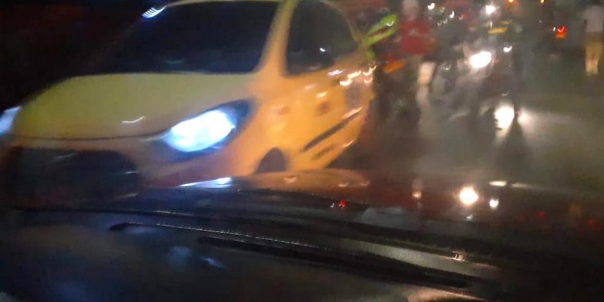 Taxi en el cual se movilizaba la víctima.