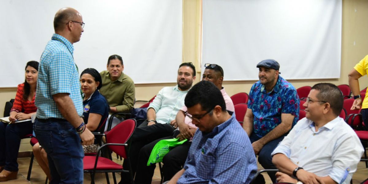 Universidad del Magdalena Socialización del proyecto con estudiantes beneficiados.