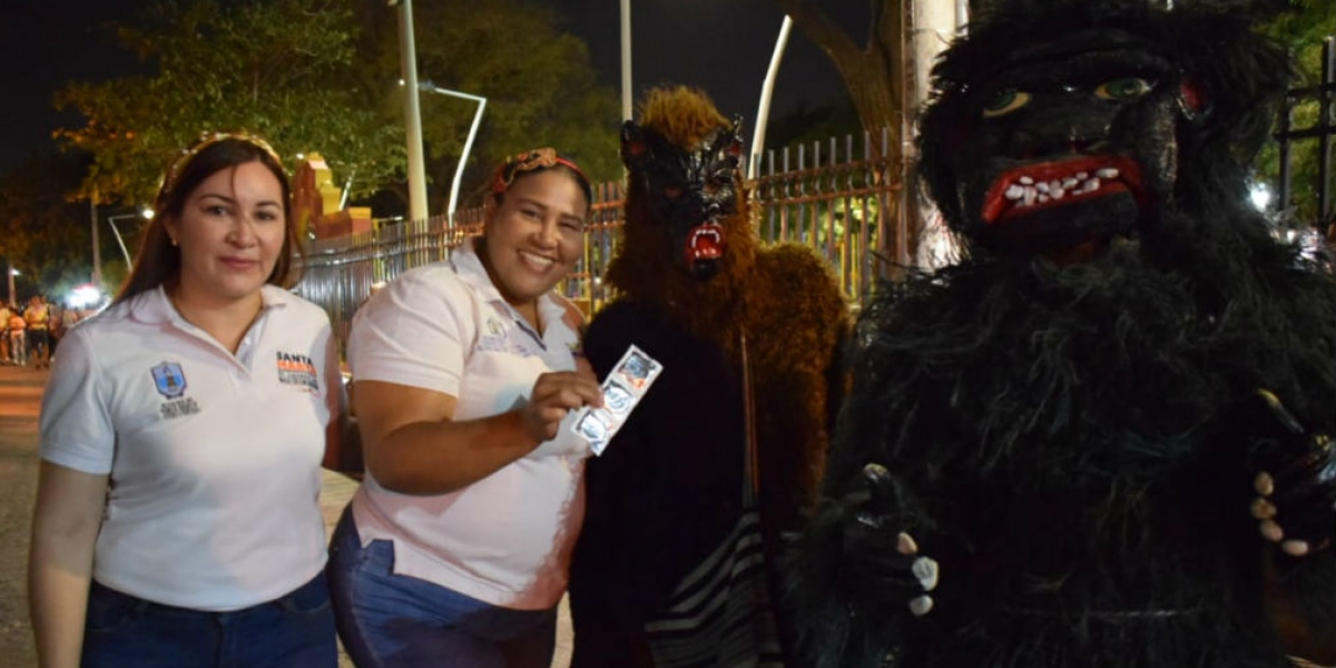 Alcaldía de Santa Marta Distribución de preservativos en carnavales.