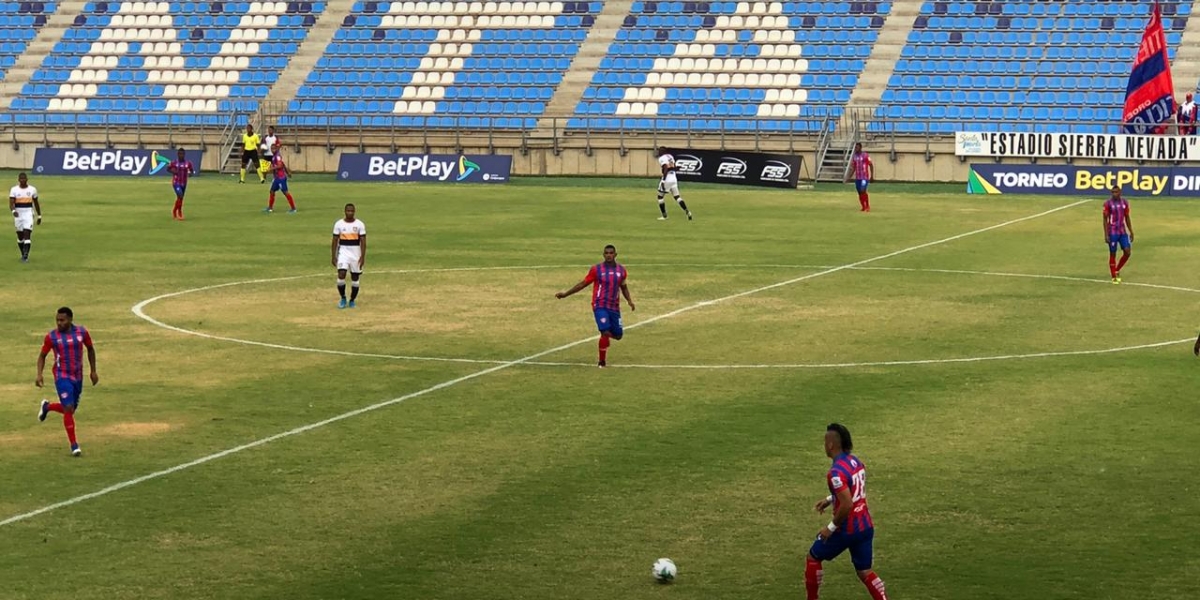 El partido se jugó en el estadio Sierra Nevada de Santa Marta 