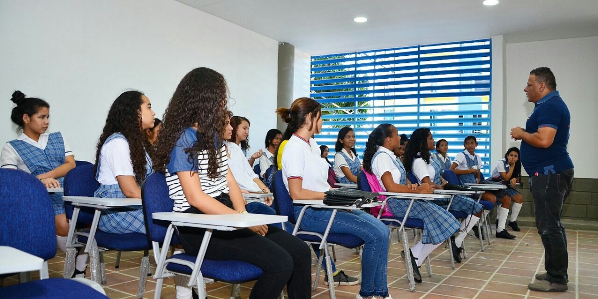 La Alcaldía busca que ningún niño, niña y adolescente se quede sin estudiar en el Distrito