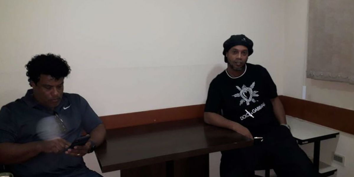 La Nación Paraguay Ronaldinho y su hermano Roberto.