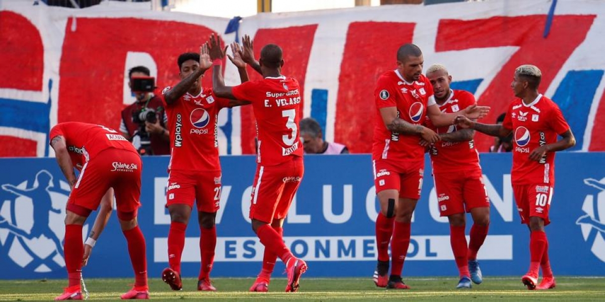 Fútbol Red La 'Mechita' sumó sus primeros tres puntos en el torneo continental.