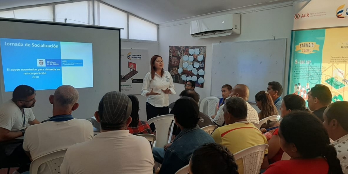 Excombatientes del Magdalena conocen los trámites para recibir apoyo económico. 