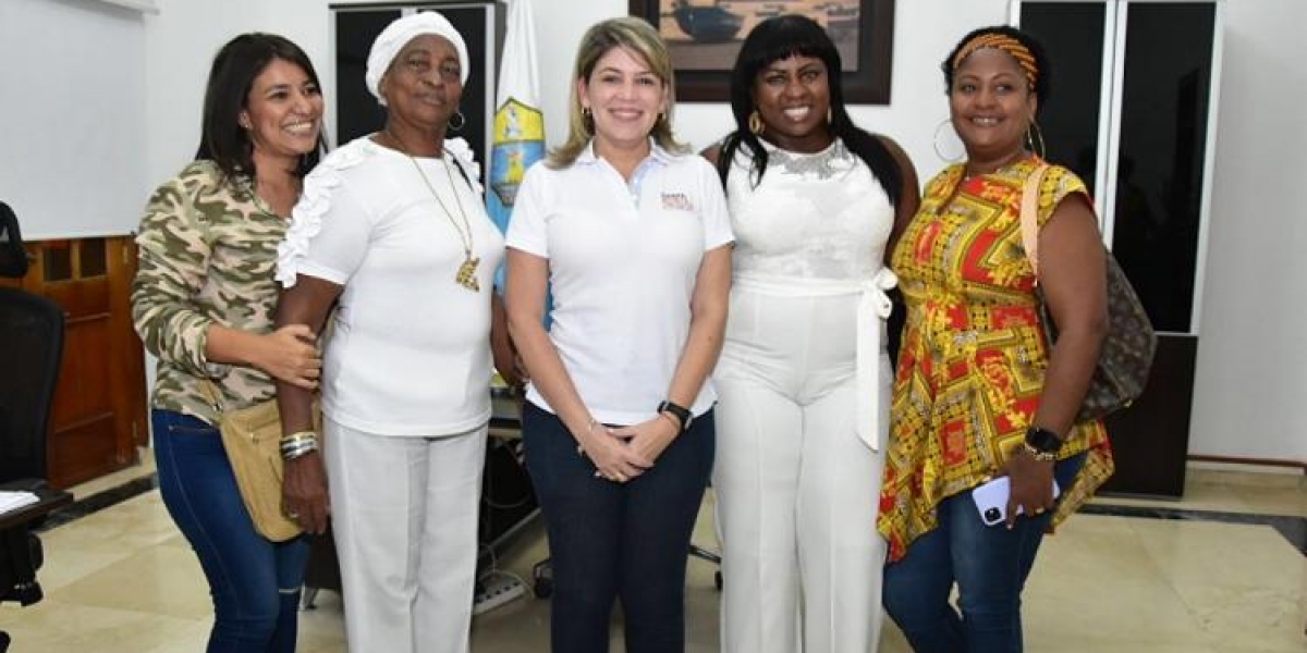 cortesía. Virna Johnson y la abogada, especialista y líder afrodescendiente, Yunia Cecilia Palacios Cuesta
