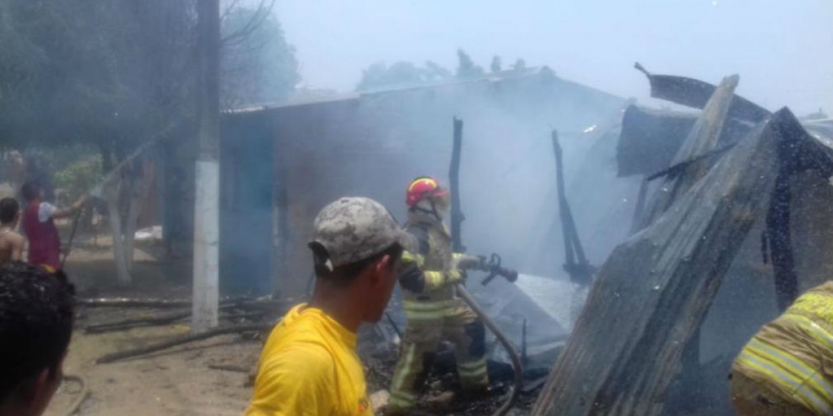 Incendio en casa de Sabanalarga.