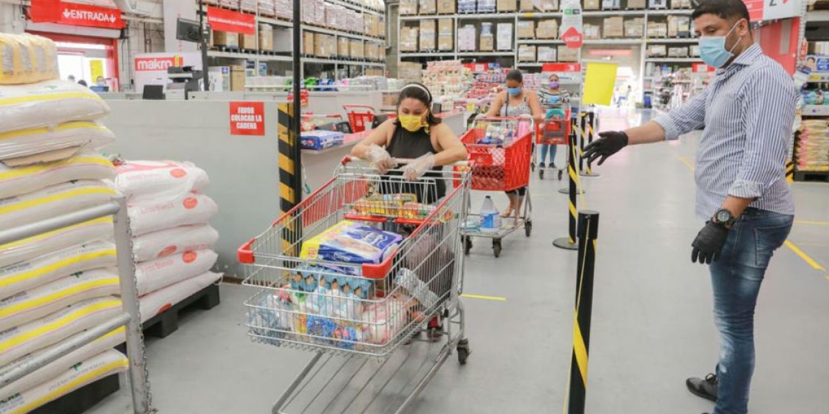 Alcaldía de Santa Marta Entrega de mercados solidarios en Makro.