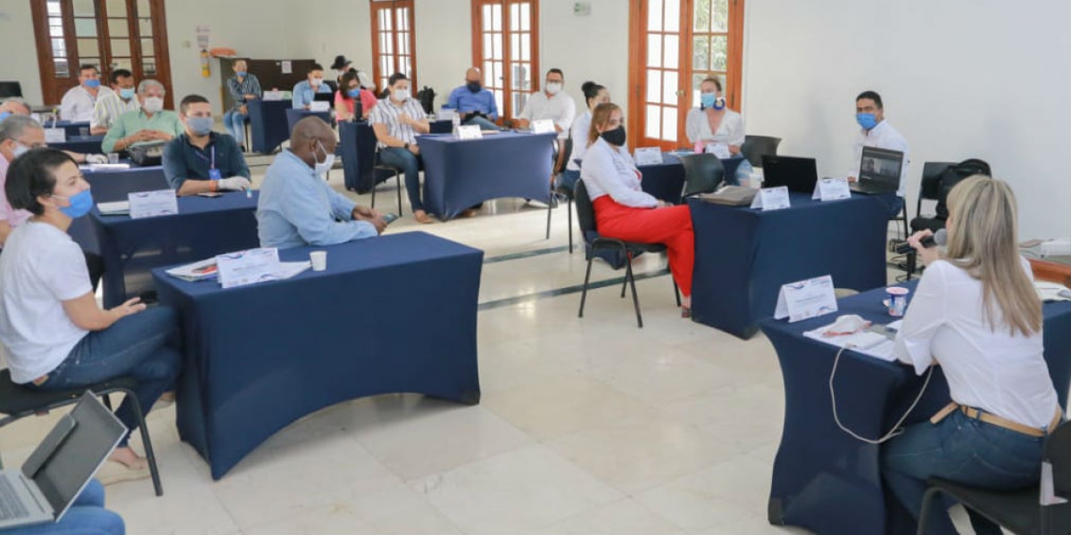cortesía. Reunión para exponer el Plan de Gobierno.
