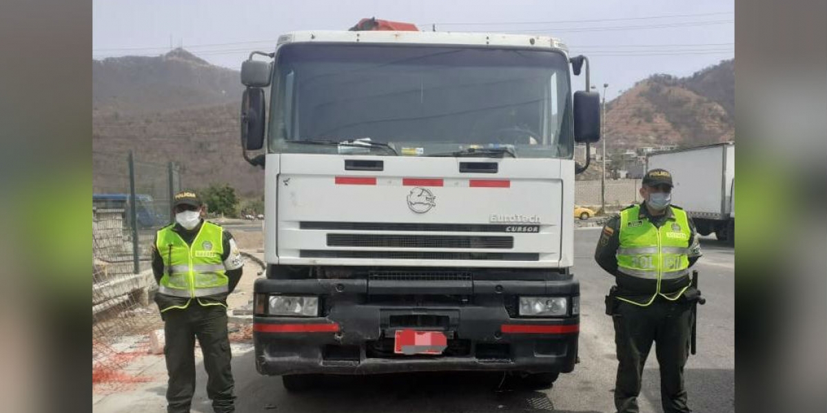 Policía Fiscal y Aduanera Uno de los vehículos aprehendidos.