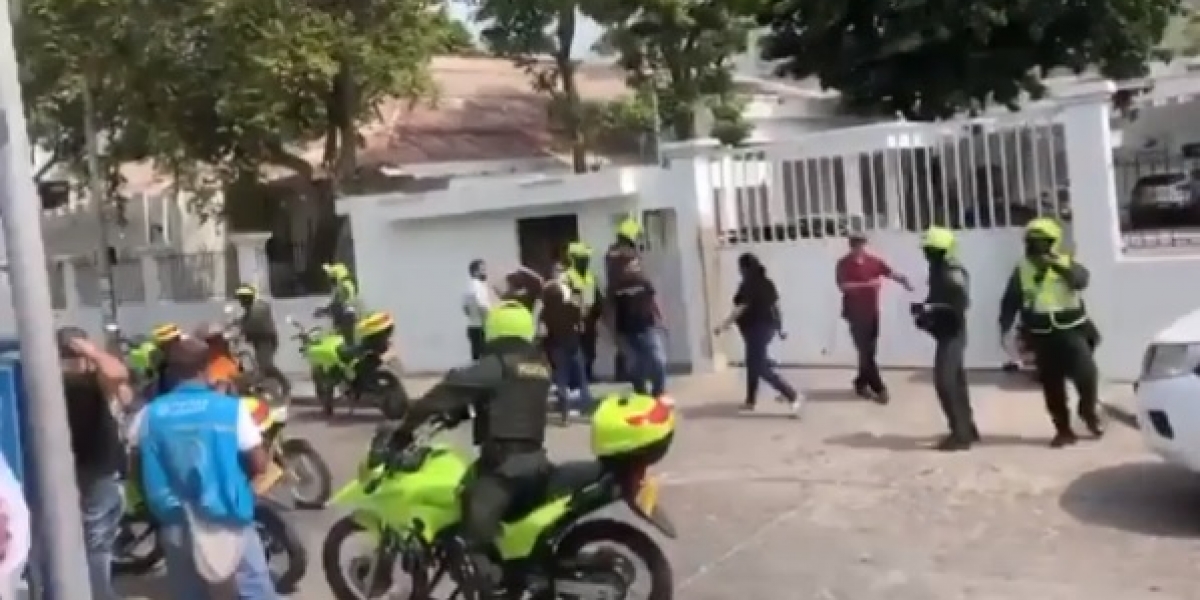 Captura de pantalla Riña en la clínica del Prado por una mujer que falleció.