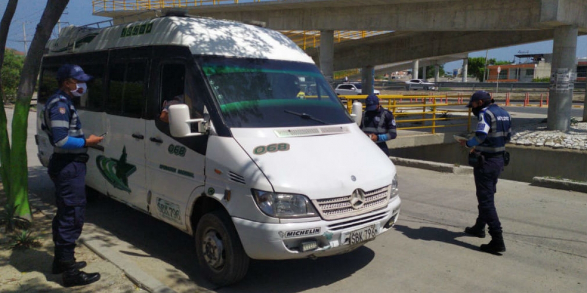 Alcaldía de Santa Marta Control a vehículos de transporte intermunicipal.