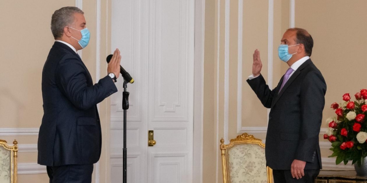 Presidencia Carlos Camargo Assís tomó posesión como Defensor del Pueblo.