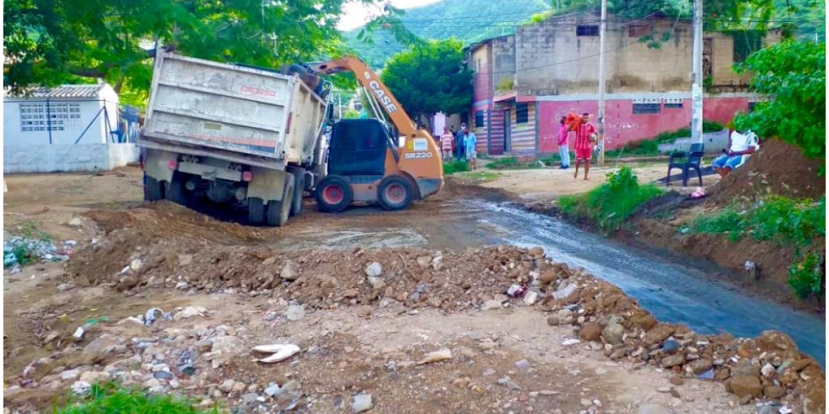 Trabajo de recolección realizado por la Essmar. cortesía